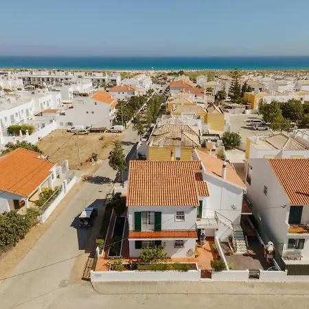 Casa Da Lota, By Casas Do Verao